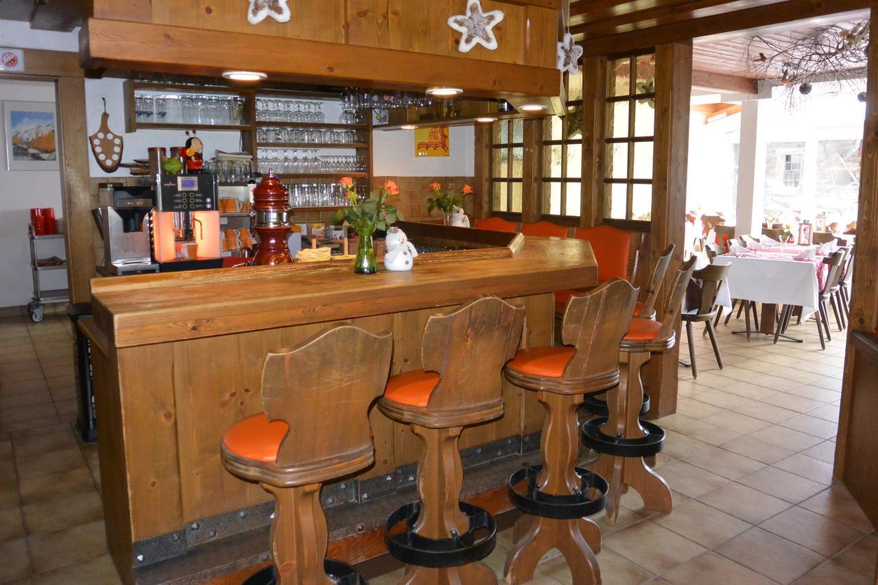 Hotel Baergsunnu Saas-Grund Ngoại thất bức ảnh