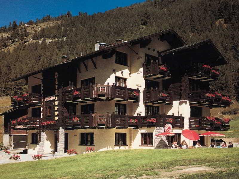 Hotel Baergsunnu Saas-Grund Ngoại thất bức ảnh